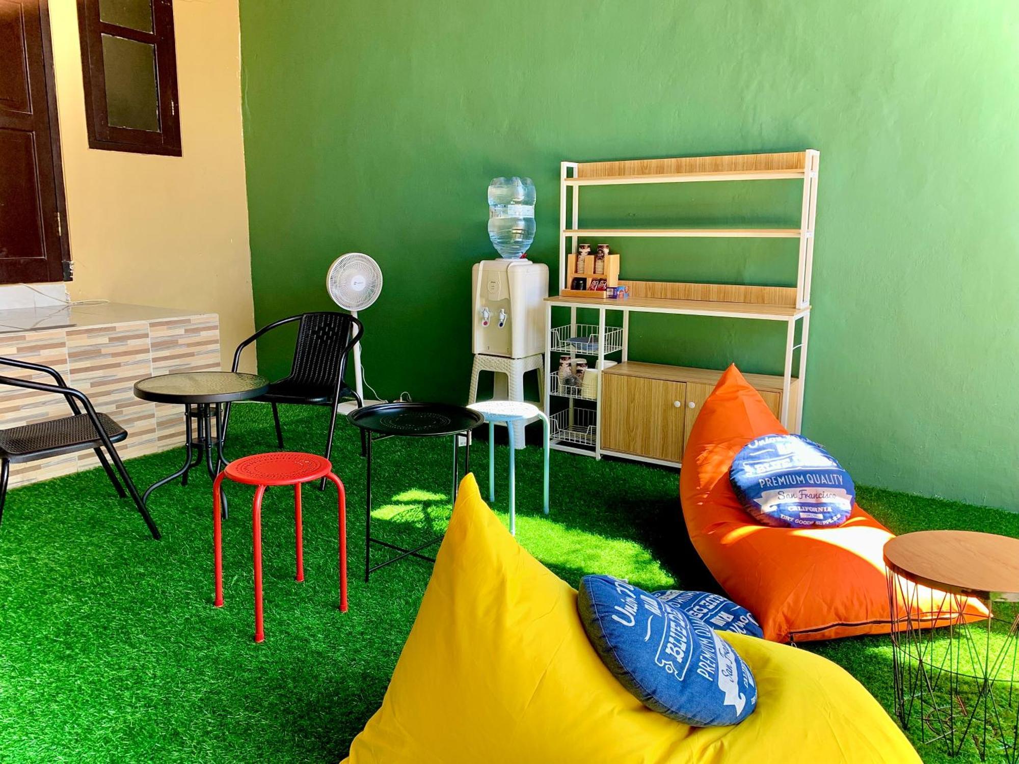 Offspring Ijen Hostel Banyuwangi Exterior foto